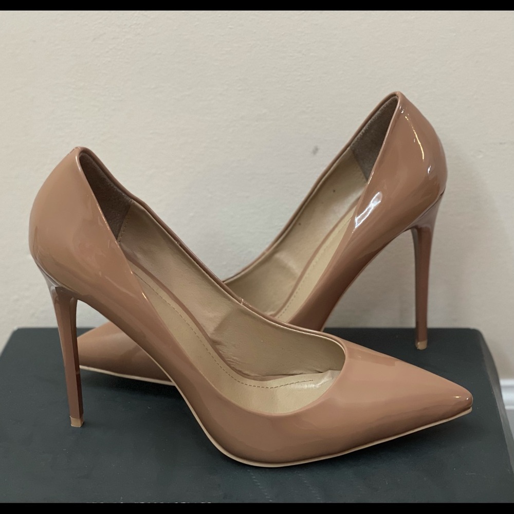Women Nude Heel